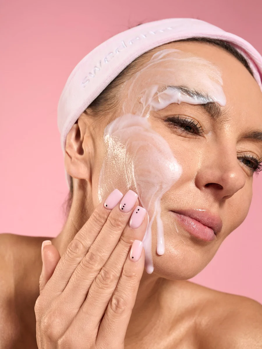GLOW FACE CLEANSER - ŻEL OCZYSZCZAJĄCY - Image 2